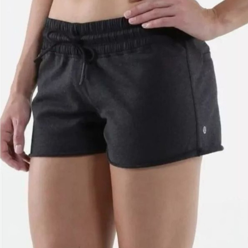 Lululemon Shorty Shorts🩶